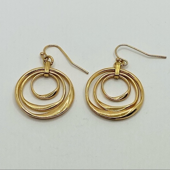 Avon NWT Marked Earrings Necklace Gold Tone Vintage Set - Picture 16 of 16